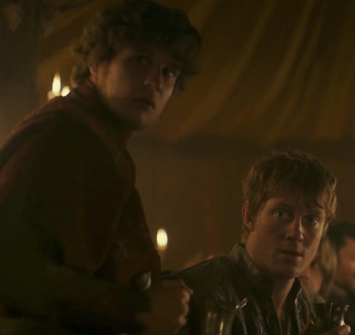 wilde_rat's tweet photo. another moment that makes me chuckle. tfw u think you've got the giant beautiful hedge knight locked down but then he notices the laughing storm across the bar . https://t.co/vyMQ7VtaY3