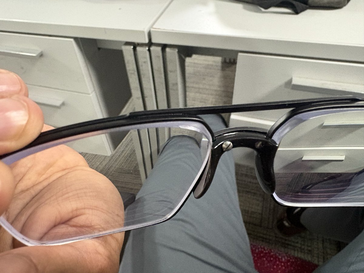 SouvikG09's tweet image. Very disappointed with @Lenskart. Bought glasses for ₹3400 but it came damaged with a missing screw. Store fixed it poorly and now it injured my nose and caused bleeding. Totally unacceptable quality and service. Please process a refund immediately.

#Lenskart #BadService