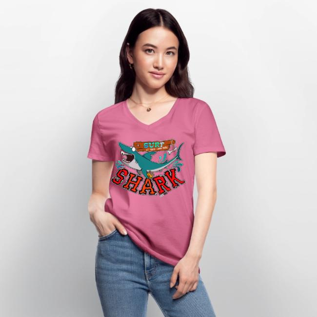 GiachelloB's tweet photo. T-shirt col V Femme "Avis de requin" par Breizh Korser. ▶️https://t.co/8je38lAb47
#shark #Tshirt #poisson #animal #ocean #apparels #ideecadeau #giftidea #vetement #mer #surf #surfeur #humour #fun #cool #surfeuse #surfer #plage #beach #clothes https://t.co/OVu3avuvRr