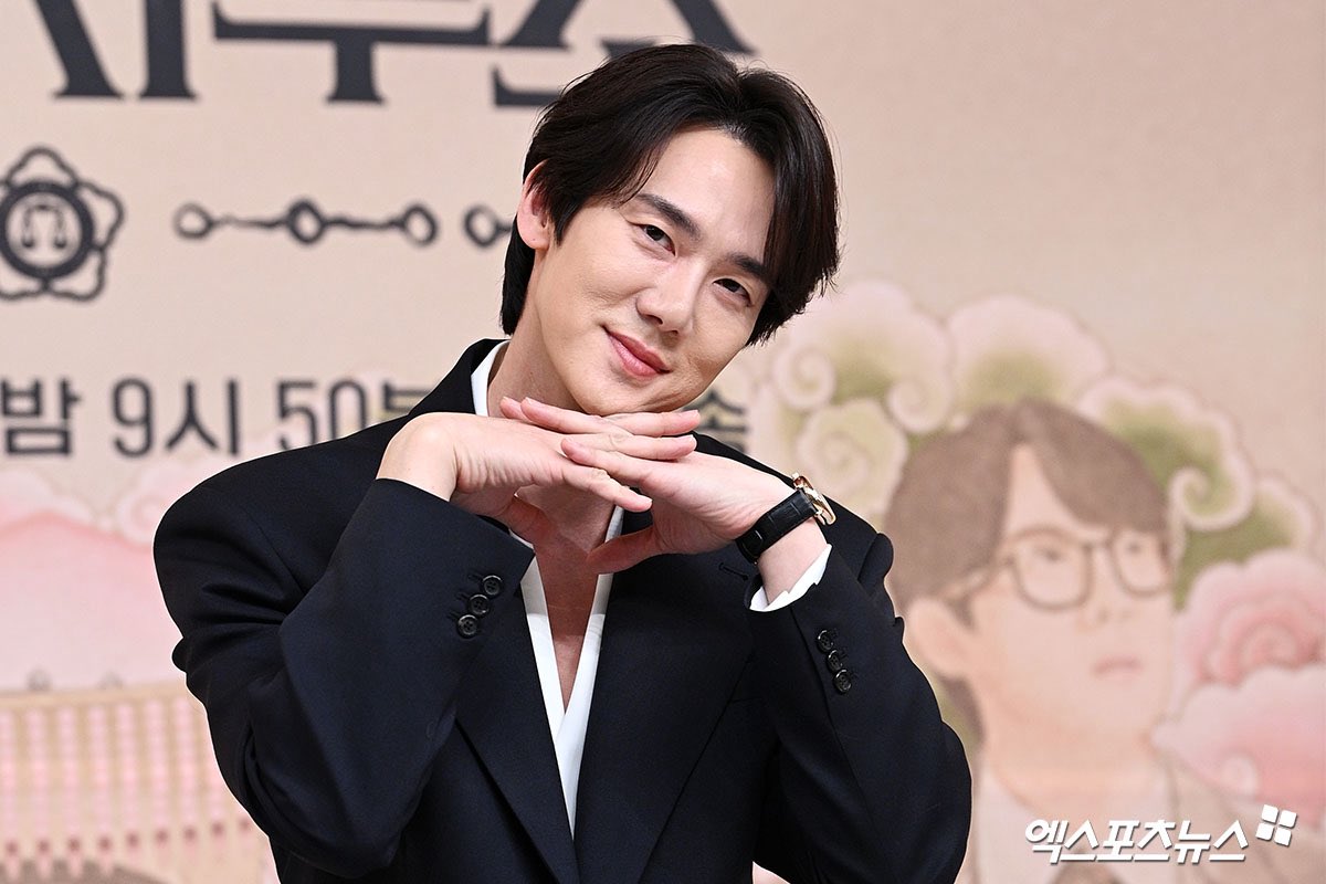 ikshaent's tweet photo. Phantom Lawyer: Can Yoo Yeon Seok’s Ghostly Possessions Rescue SBS Ratings?

https://t.co/EkNRNSsanr

#PhantomLawyer #YooYeonSeok #Esom 
#신이랑법률사무소 #Essom https://t.co/vM5AWj7TAA