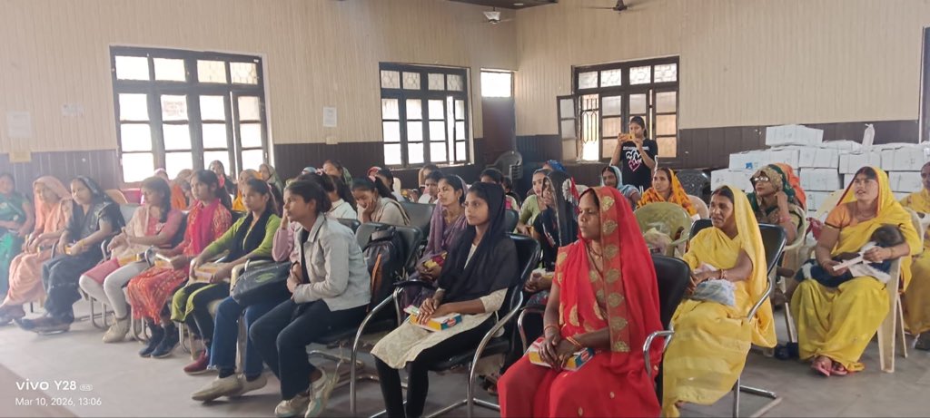 Celebrating International Women’s Day in Robertsganj, Sonbhadra with an awareness meeting on women’s rights, legal support and government welfare schemes, joined by officials, DALSA advocates and community HRDs. <a href="/sndeep/">Sandeep Chachra</a> <a href="/C9Khalid/">Khalid Chaudhry</a> <a href="/ActionAidIndia/">ActionAid Association</a>