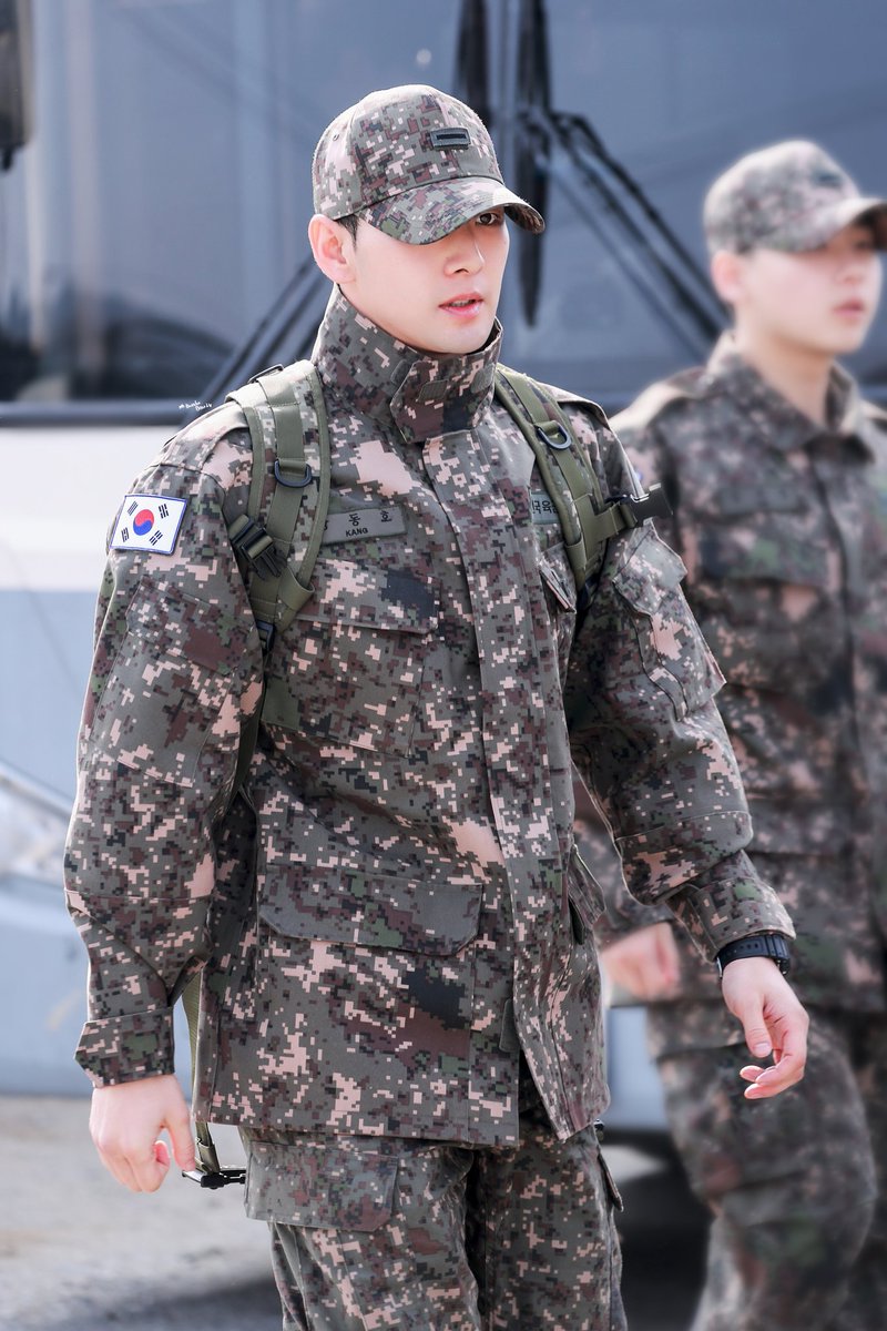 백호수염시 tweet media