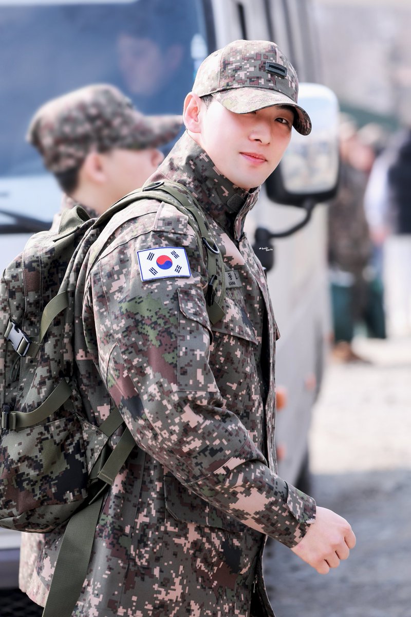 백호수염시 tweet media