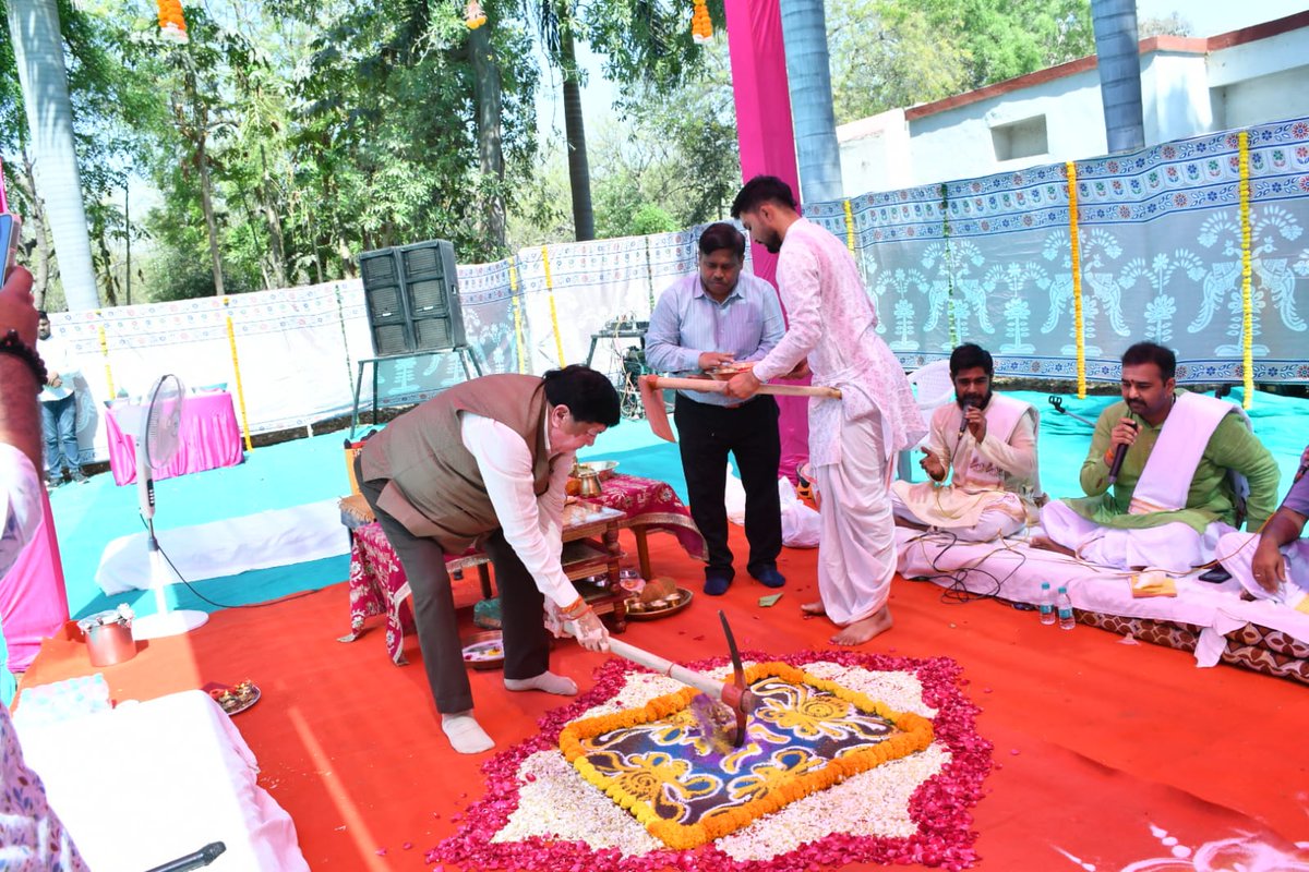 SandeepGho6619's tweet photo. It was an honour to welcome the Hon’ble Chairman @Dileep_Sanghani who performed the groundbreaking ceremony of CORDET’s new building. Under his guidance, IFFCO continues to uphold cooperative values and remains committed to empowering farmers to become strong and self-reliant. https://t.co/UFt5G8z8gA
