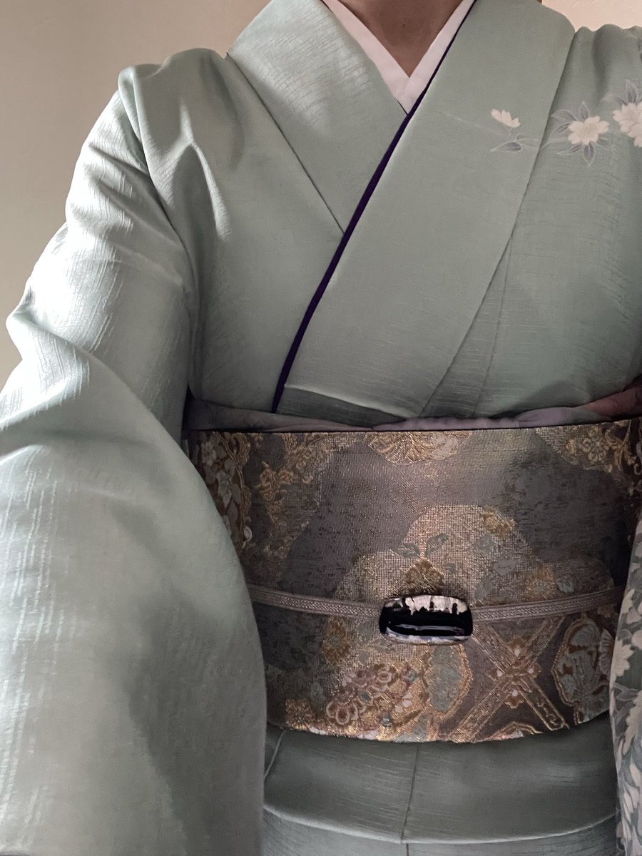 今日も練習してます。
金曜日の卒業式までに二重太鼓キレイに結びたい〜