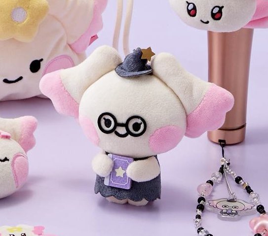 NOOO WHY ARE THEY SO CUTE I CANT RESIST I NEED BOTH