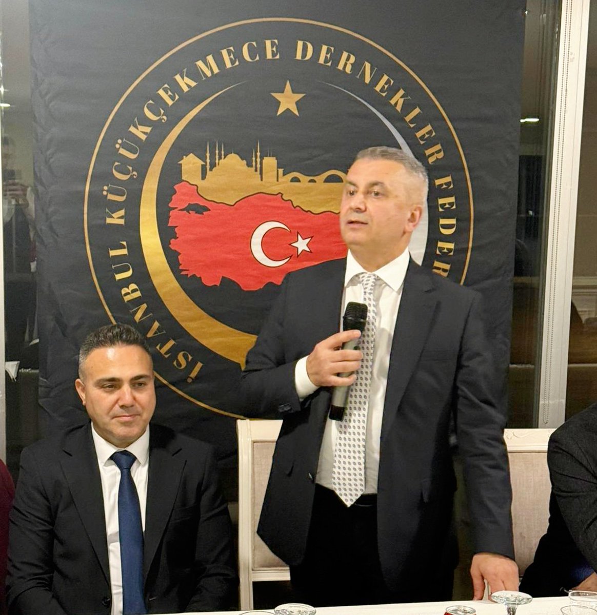 iskudef's tweet photo. İstanbul Küçükçekmece Dernekler Federasyonu Yönetim Kurulu iftar ve İstişare programını gerçekleştirdi. İftarın ardında  Federasyon Başkanı Bayram Erdem’in konuşmasıyla başlayan program, dernek başkanları ve Yüksek İstişare Kurulundan katılımcıların söz almasıyla devam etti.++ https://t.co/wytNwipH4e