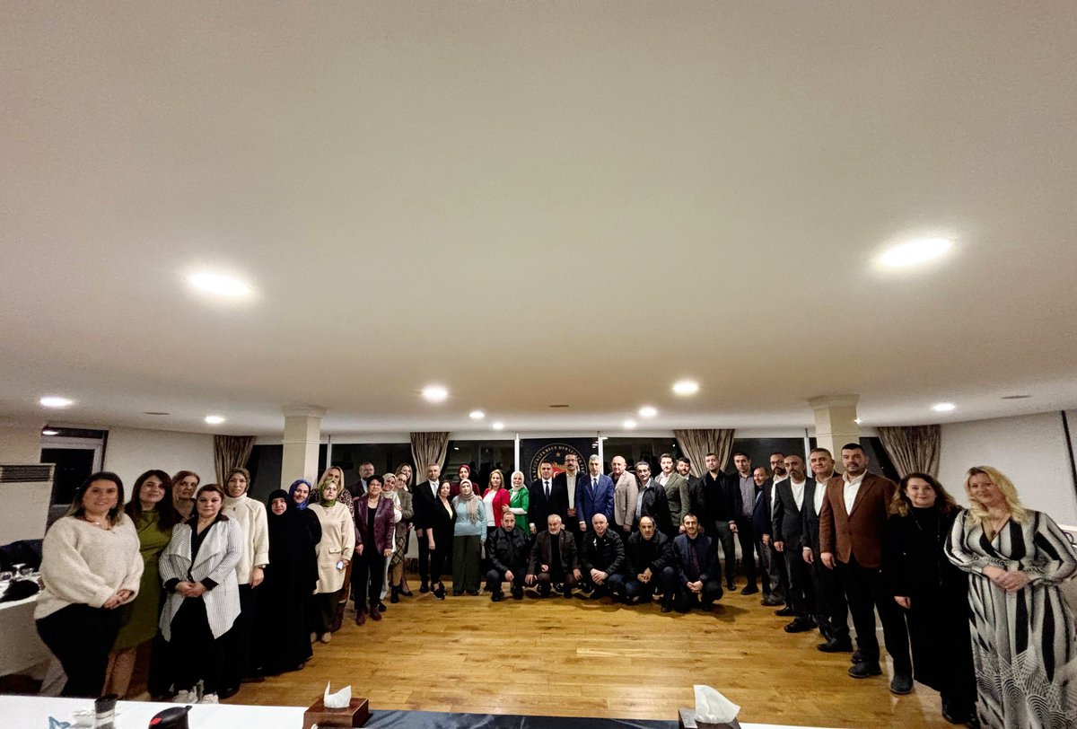 iskudef's tweet photo. Katılım sağlayan dernek başkanlarımıza, yönetim kurulu üyelerimize ve Yüksek İstişare Kurulu üyelerimize teşekkür eder, şükranlarımızı sunarız.

#İsküdef #BayramErdem #Giyad #İstanbulKüçükçekmeceDerneklerFederasyonu #KüçükçekmeceDerneklerFederasyonu
#RamazanAyı #8Mart https://t.co/LQuZRgd4WY