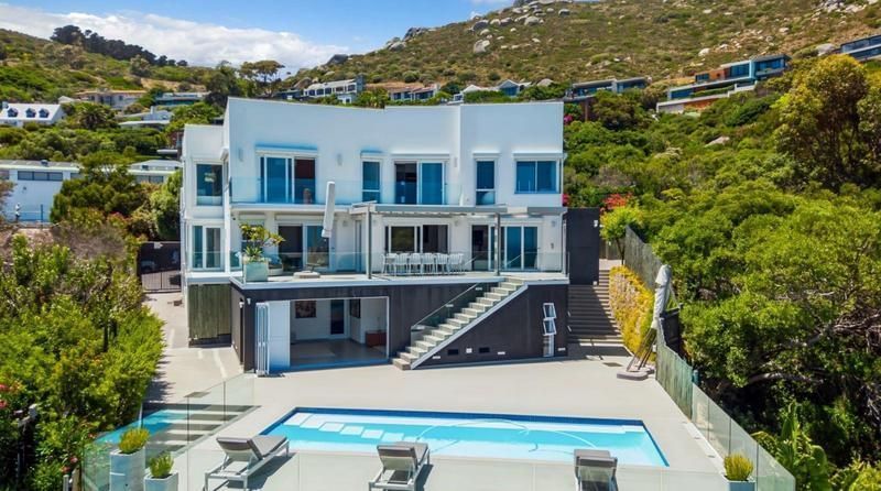 propcentralsa's tweet image. Escape to paradise in Llandudno! View this amazing gem at buff.ly/6xSxdc7 listed for R37,995,000
4 Bedrooms| 5 Bathrooms| 3 Garages| Pool
Follow #PropertyCentral for #EXTREME property
#BeachLife #LuxuryLiving #CoastalParadise