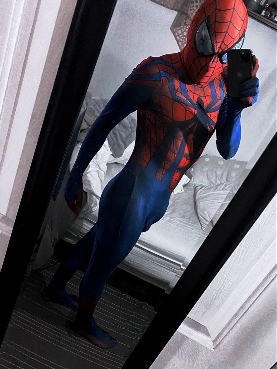 Zentai Bulge tweet media