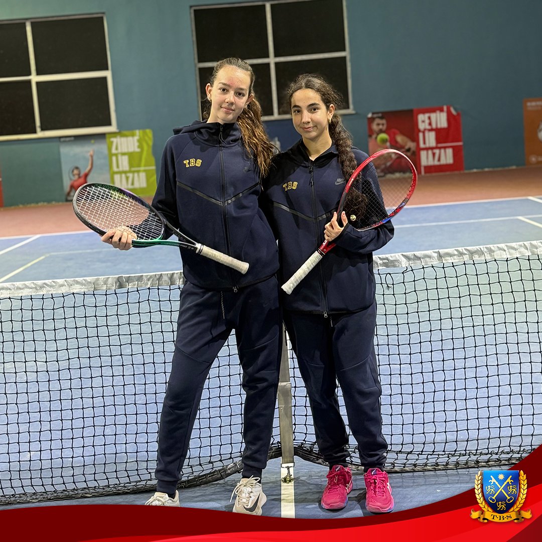 TBS Ortaokul Tenis Takımımızdan Büyük Başarı!

Trabzon ilinde gerçekleştirilen Türkiye Şampiyonası grup eleme müsabakalarında TBS Ortaokul Tenis Takımımız tüm rakiplerini yenerek namağlup şekilde grup birincisi oldu ve Türkiye Şampiyonası’na katılmaya hak kazandı.