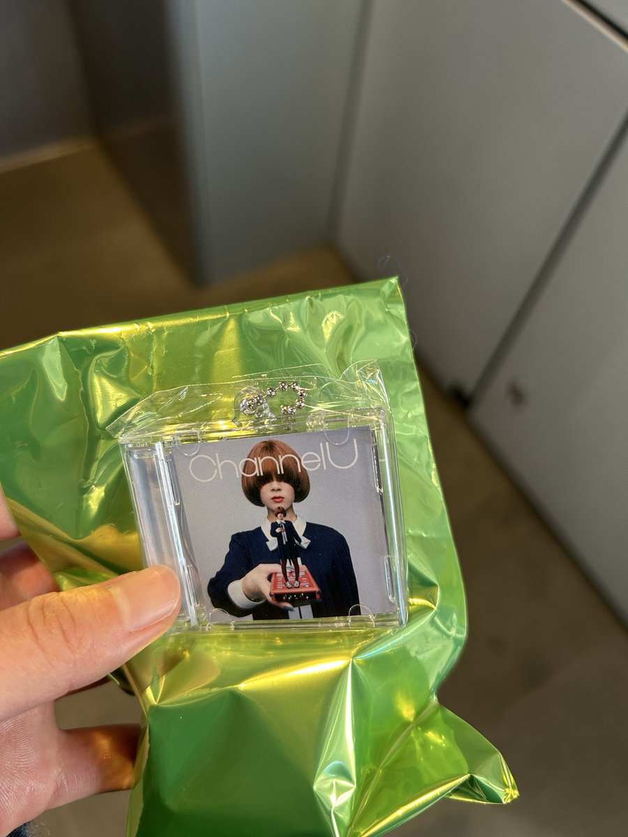 A_1103Osanm's tweet photo. channel UのCDキーホルダー自引きするの3回目😂😂
交換等したい方いたらお気軽にお声掛けくださ〜い🙌🙌

#緑黄色社会
#livestone 
#channelU https://t.co/F4AF0SWqad