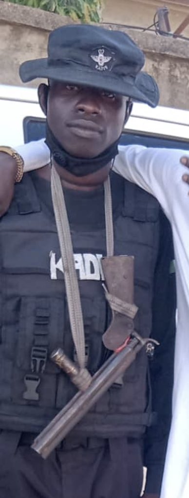 FineboyHunter1's tweet photo. If you approach me with this gun I go first burst laugh 😂 https://t.co/lR52qlyv8j