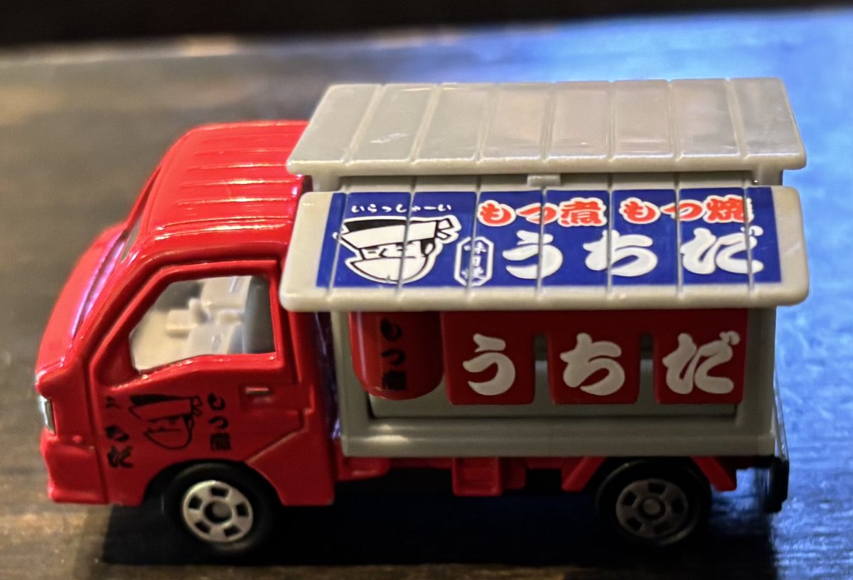 IRIGUTIGAWA's tweet photo. 丸忠にて宇ち多゛古参の方に
宇ち多゛トミカを見せていただく
カッケー　展開するし
ネットで買えなくも無いが
何か違うなと思い我慢
2個目のシスコムーンは
弥生さんが可愛く出来たとの事 https://t.co/ErNOVLB6Gz