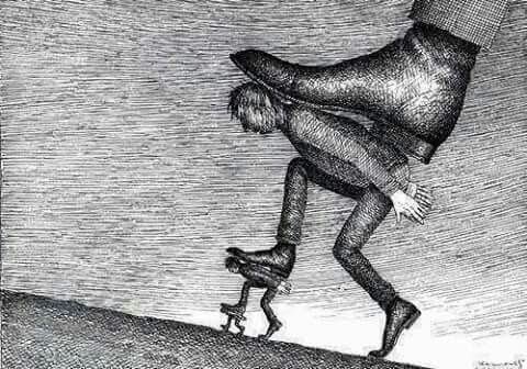 HammedAbidemi14's tweet image. The world has two types of people:
Those who climb the mountain.
And those who step on others to pretend they did.
Be careful who you let stand on your shoulders.
Some people are not climbing with you —
they’re climbing over you.
#DeepThoughts
#TruthOfLife
#PsychologyOfPeople