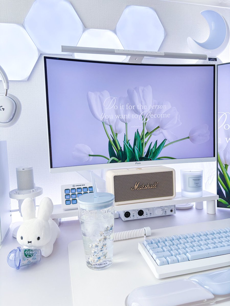 スタバのタンブラー初めて買った！
水色の桜なのが一目惚れすぎて…𐔌՞ ܸ .ˬ. ܸ՞𐦯
たくさん使うぞ！