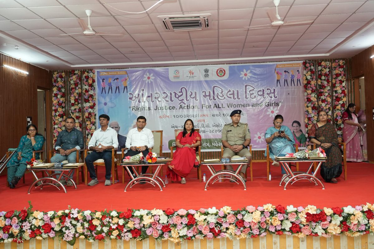 WcoMehsana's tweet photo. મહિલા અને બાળ વિકાસ વિભાગ ગુજરાત રાજ્ય અને જિલ્લા વહીવટી તંત્ર મહેસાણાના સંયુક્ત ઉપક્રમે જીઆઈડીસી હોલ, મહેસાણા ખાતે આંતરરાષ્ટ્રીય મહિલા દિવસની ઉજવણી કરવામાં આવી વિવિધ યોજનાના લાભાર્થીઓને સહાય ચેક,મંજૂરી હુકમોનું વિતરણ કરવામાં આવ્યું, https://t.co/LDz0F1xNcw