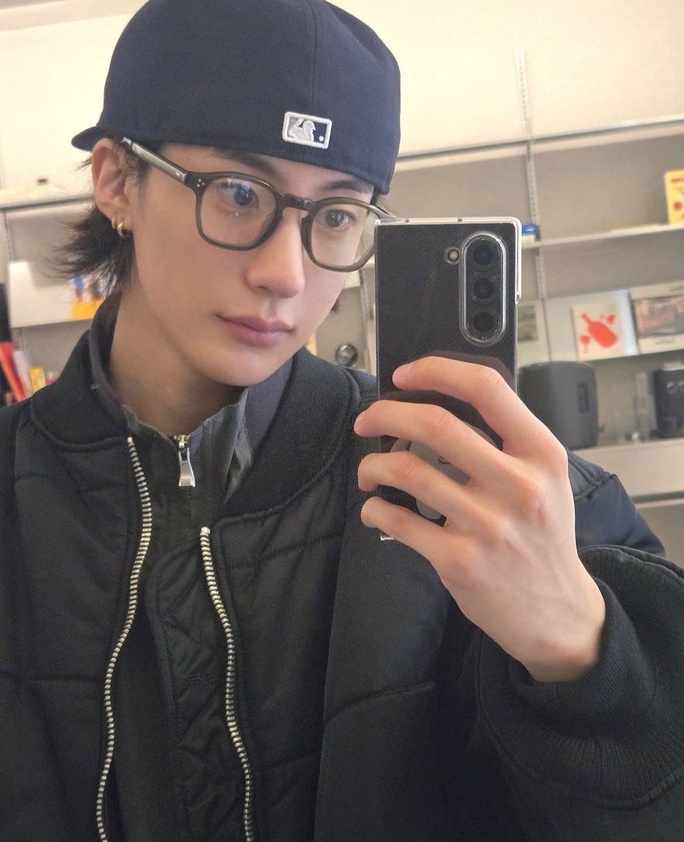 brachioholic's tweet image. matchy:3 #finally #itsabouttime