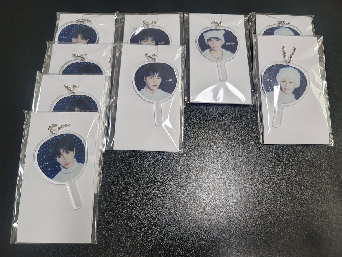 S_D_ale's tweet photo. NEXZ 넥스지 겨울 쿠지 양도 합니다
https://t.co/XkZdNxQcsY
토모야 유우 하루 소건 세이타 휴이 유키
포토카드 포카 0.6 스티커 0.5 우치와 키링 0.7
포카 14장 세트 배송비 포함 8.0
다수 구매시 에눌O
포카 수량 많음
우치와 키링은 유키로 교환도 구합니다 https://t.co/pVyppU5jOw