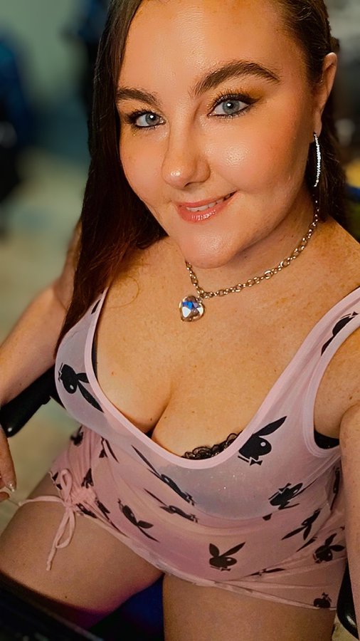 AshleyAceOfficial Exxxotica Chicago 4/9-4/13 tweet media