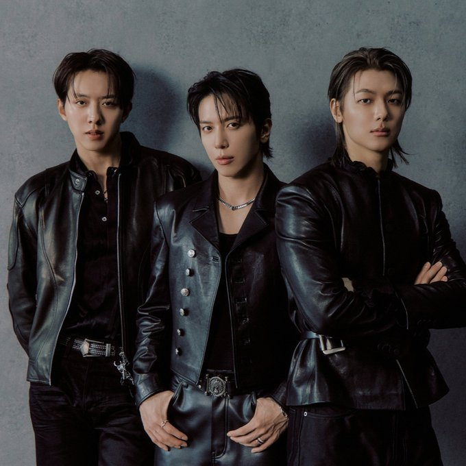 _Kpop_Stats_'s tweet photo. “3LOGY” by #CNBLUE re-enters the top 200 on the Worldwide iTunes Album Chart at #190. https://t.co/qKhtmfDpQt