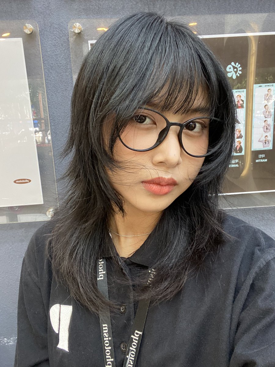 hi ladies and gentleman, this is wolfcut males styling