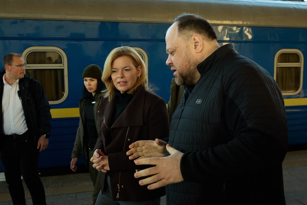 Президентка Бундестагу Кльокнер прибула із візитом до Києва 

censor.net/ua/p3604631