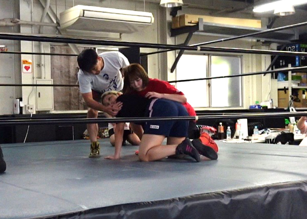 3/23～25
東京・伊藤道場にて
ライレージム京都の技術講習会開催！

投げ、崩し、コントロール、関節技、英国ランカシャー伝統レスリングの技術を紹介します。

🌟一般向けクラス
🌟プロ選手＆練習生クラス
2部制で実施！

お問い合わせ・お申し込みは伊藤道場まで。
itodojyo@gmail.com