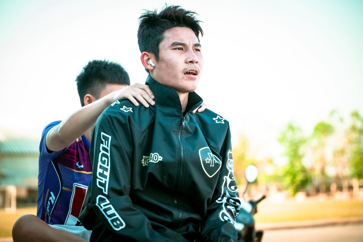 yokkaoboxing's tweet image. The final steps before war.
Khunsueknoi is dialing in the weight cut ahead of his fight this Saturday at Rajadamnern Stadium 🥊 
#Muaythai #fight #fighting