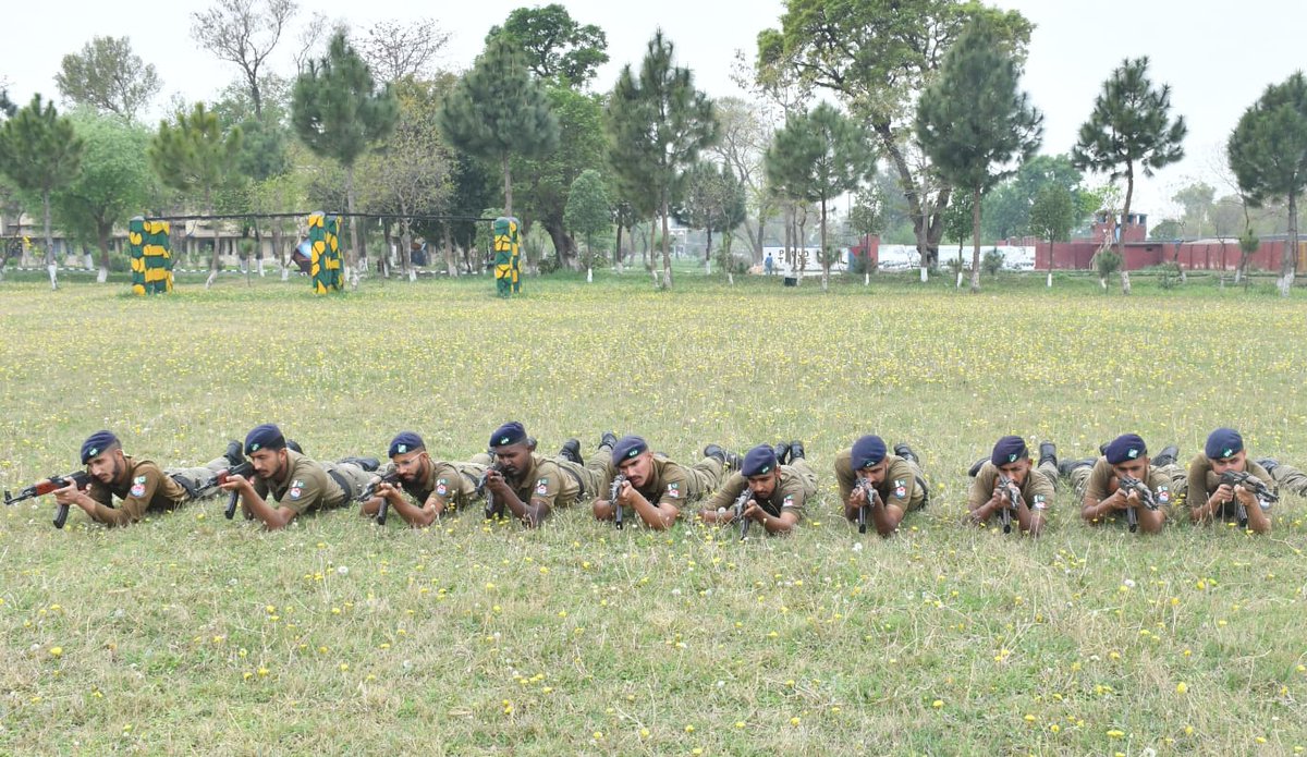 PoliceTraining6's tweet photo. Combat Training of Combat Orientation Course at Police Training College PTC Sihala
#policetrainingdirectorate #PoliceIsYourFriend #policetraining  #ptcsihala https://t.co/PpUI1hrBA8