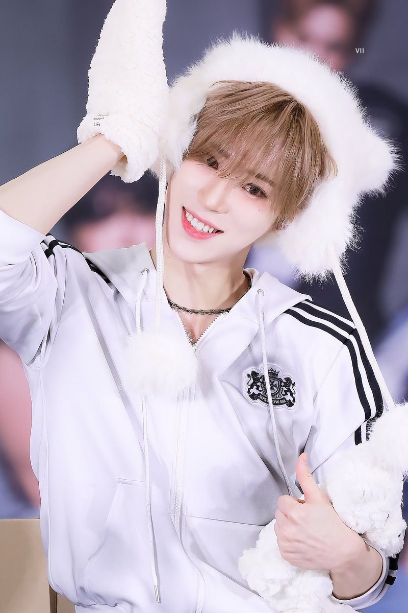 77_luck_'s tweet photo. 260308 팬싸인회🌹💜

#아르노 #ARNO #장지아하오  #ZHANGJIAHAO #ALD1    #알파드라이브원    #ALPHADRIVEONE https://t.co/OmNtTXjFqD