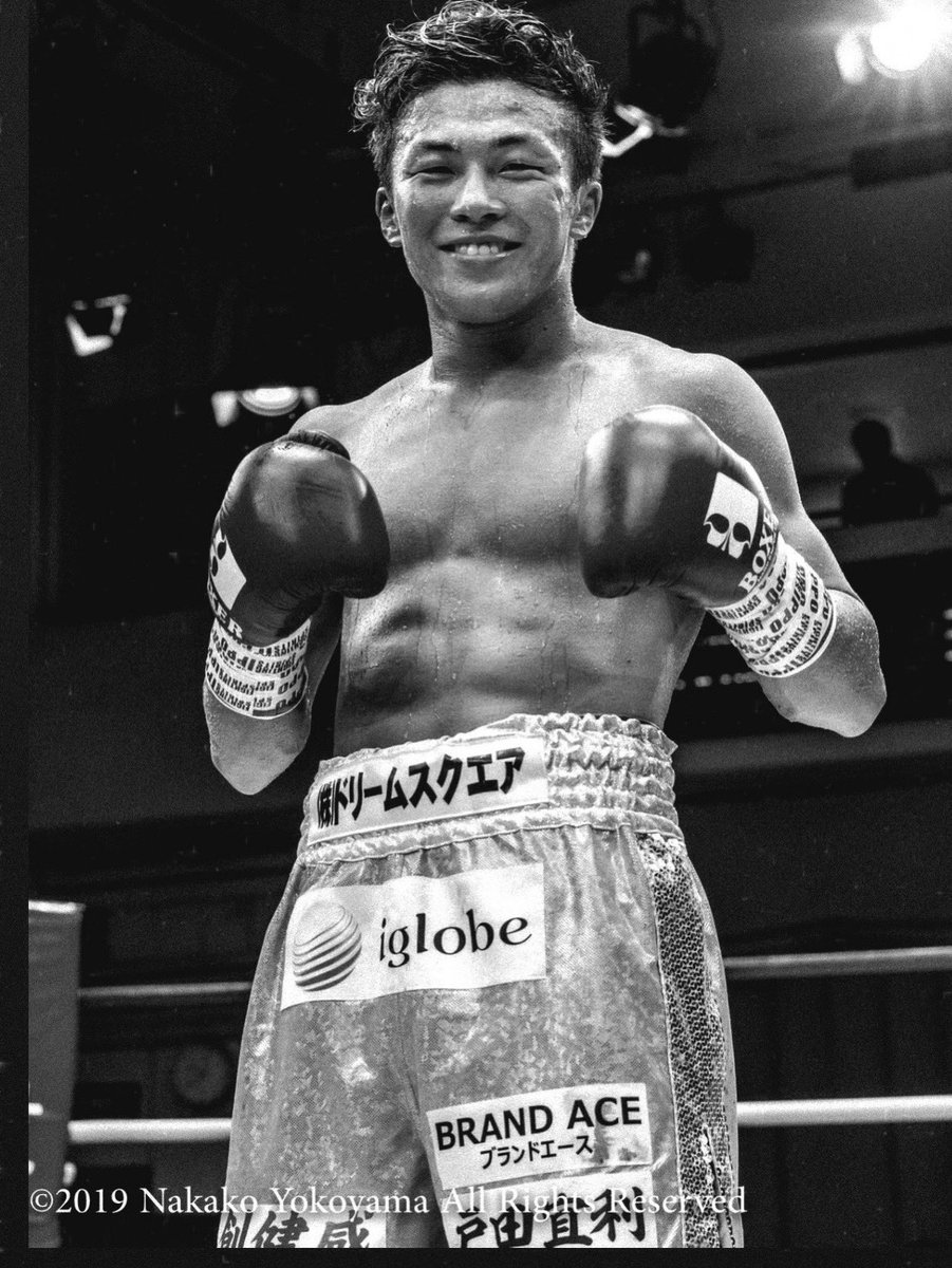 【ご報告】
2023年5月1日の試合をもって、プロボクサーを引退することに決めました。
度重なる眼の怪我により日常生活に支障が出てきたためこれ以上競技を続けるべきではないと判断いたしました。
たくさんの方に応援して頂いたお陰で、ここまで続ける事ができまきた。
本当にありがとうございました。