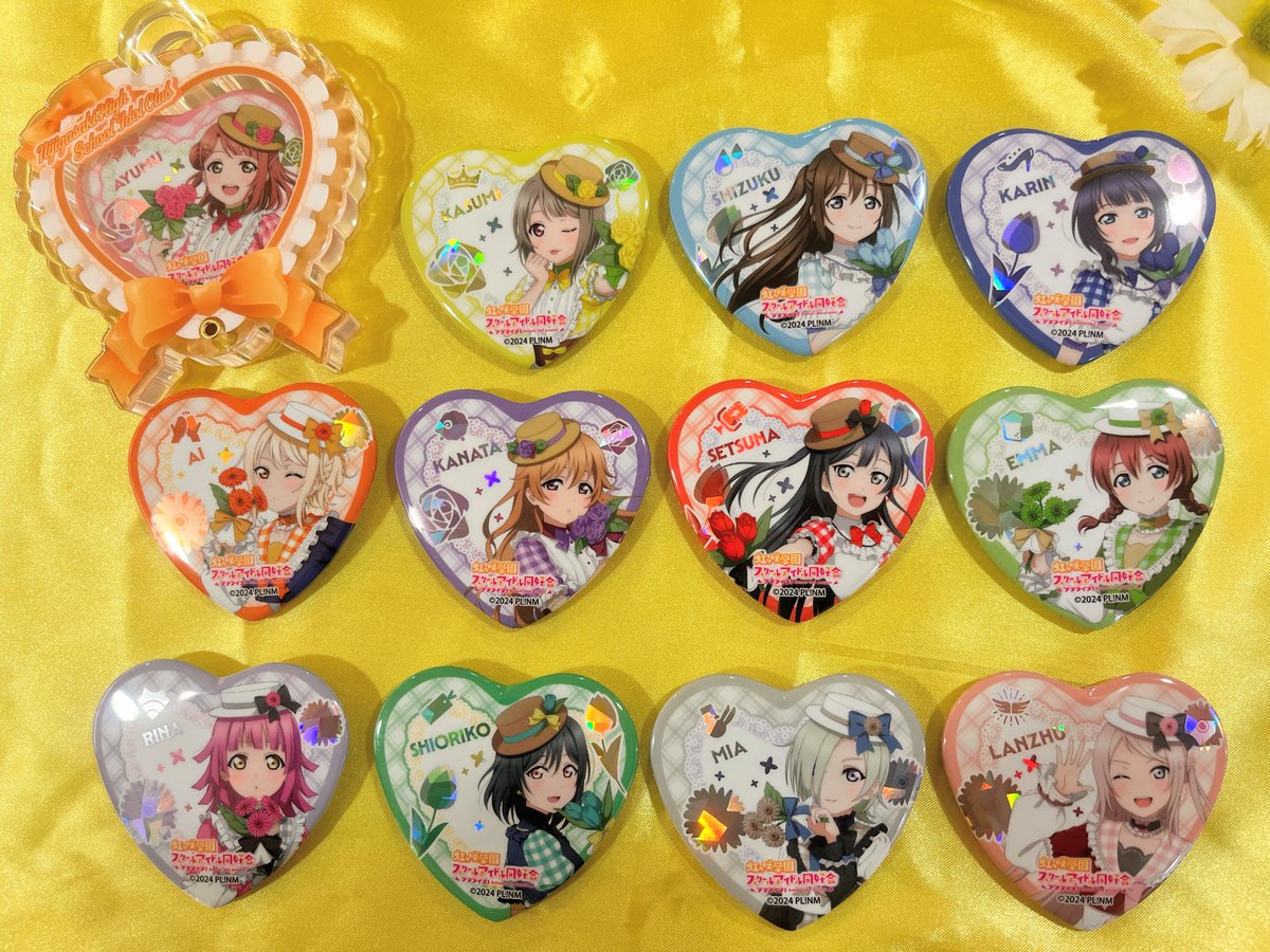 ▫ホログラムハート缶バッジ(ニジガク) 600円(全12種) ※こちらの商品は