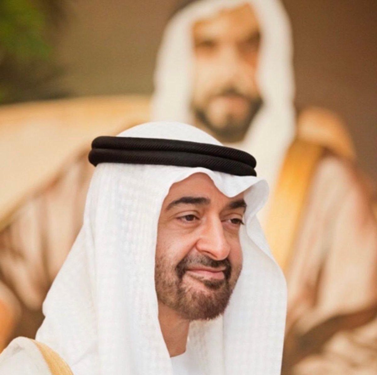 abdoskayali's tweet photo. اليوم ذكرى ميلاد قائد عربي شهم، عُرف بالحكمة والشجاعة، وبنهج السلام والبناء، وبالعزيمة في العمل والإصرار على النجاح، مقدّمًا نموذجًا يُسجَّل في التاريخ في الدفاع عن الوطن.
إنه قائدنا سيدي الشيخ #محمد_بن_زايد_آل_نهيان رعاه الله.في ذكرى ميلاد سموه، الفرحة و البهجة تملىء #الإمارات https://t.co/Ii21WC7LsN
