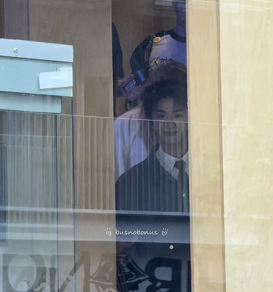 แอบน่ากลัว เหมือนโดนเพนกวินจ้อง