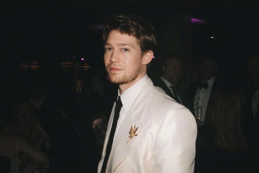 🐸💂♀️ALWYNNATION 💂♂️🐸 tweet media