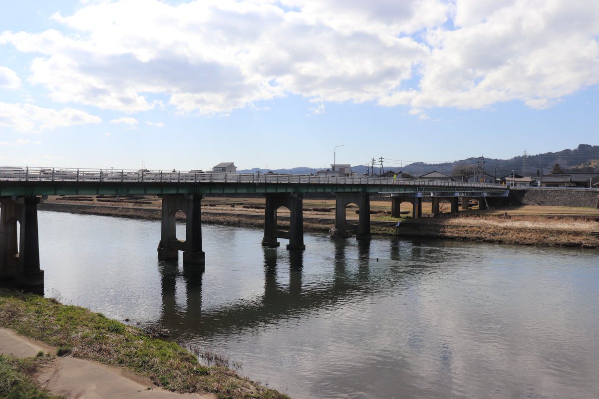 ため口 tweet media