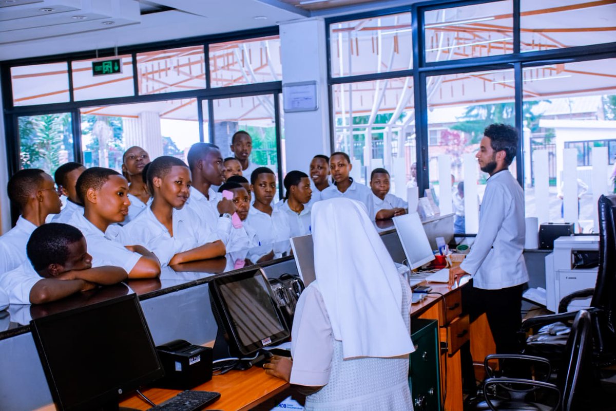 gitisitss's tweet photo. Level5 #FoodAndBeverage Operations students conducted a study tour in @HuyeDistrict at #MaterBoniConsilii Hotel.They learned housekeeping &amp; bed-making procedures, kitchen food preparation, and front-office guest reception. #AY2025_2026 💛 @koimillgaya1
@rbarwanda @ImutakaraIwacu https://t.co/89Ik6iOi7O