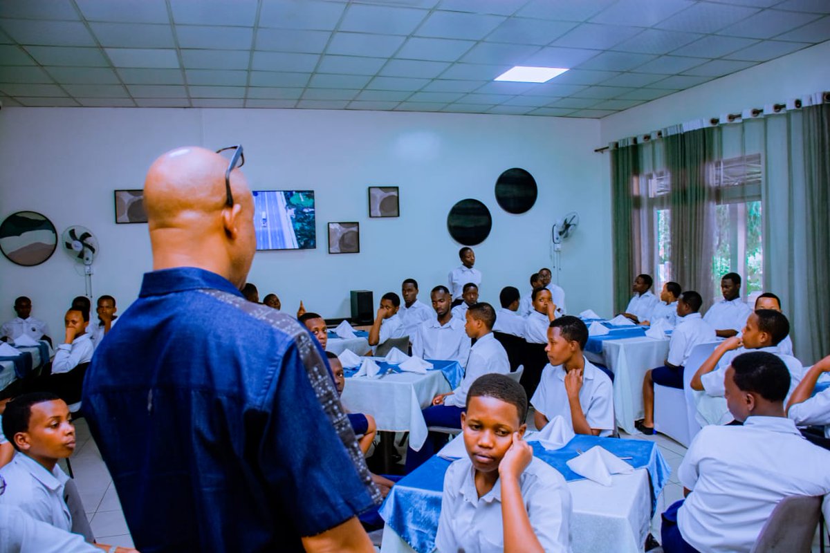 gitisitss's tweet photo. Level5 #FoodAndBeverage Operations students conducted a study tour in @HuyeDistrict at #MaterBoniConsilii Hotel.They learned housekeeping &amp; bed-making procedures, kitchen food preparation, and front-office guest reception. #AY2025_2026 💛 @koimillgaya1
@rbarwanda @ImutakaraIwacu https://t.co/89Ik6iOi7O
