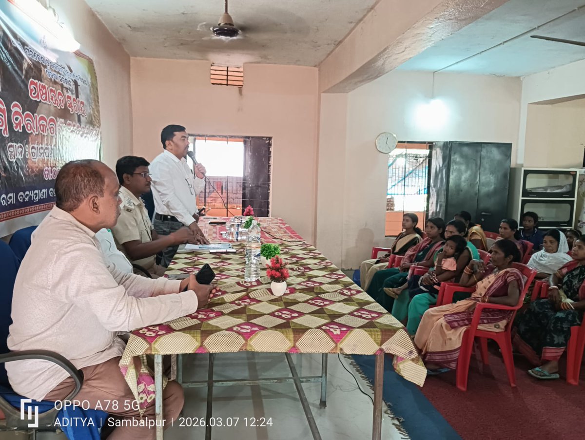 DFO_Bamra's tweet photo. GP Level #Fire 🔥#Awareness Meeting at #Badrama GP, #Badrama Range under #Bamra WL to sensitize villagers on forest fire prevention and encourage community participation to protect forests and wildlife. #CommunitySupport 🌳
@SambalpurRccf @PCCFWL_Odisha @pccfodisha @ForestDeptt https://t.co/baqoZTevFU