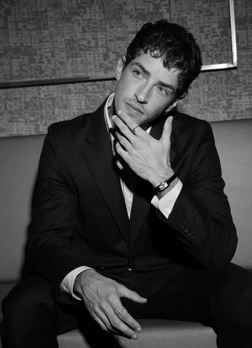 Manu Rios Archive tweet media