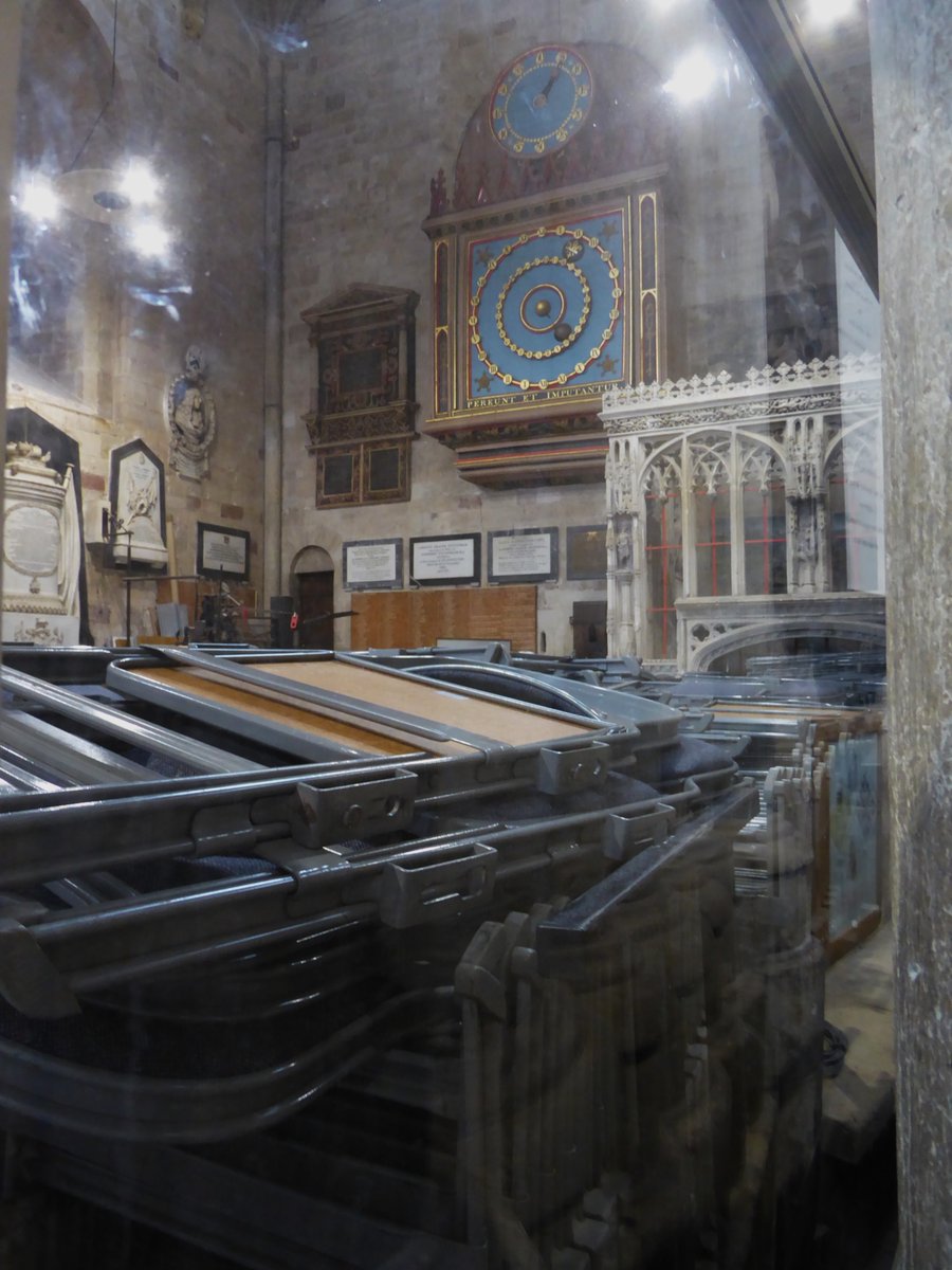 CathyRLowe's tweet photo. #ClutterInChurches I felt conflicted about this arrangement in the N transept of Exeter cathedral.
It was being used for storage of essential items like chairs, & in front, there were bespoke screens showing what is in the transept - but there is no access to the real thing! https://t.co/AWvAPilgYI