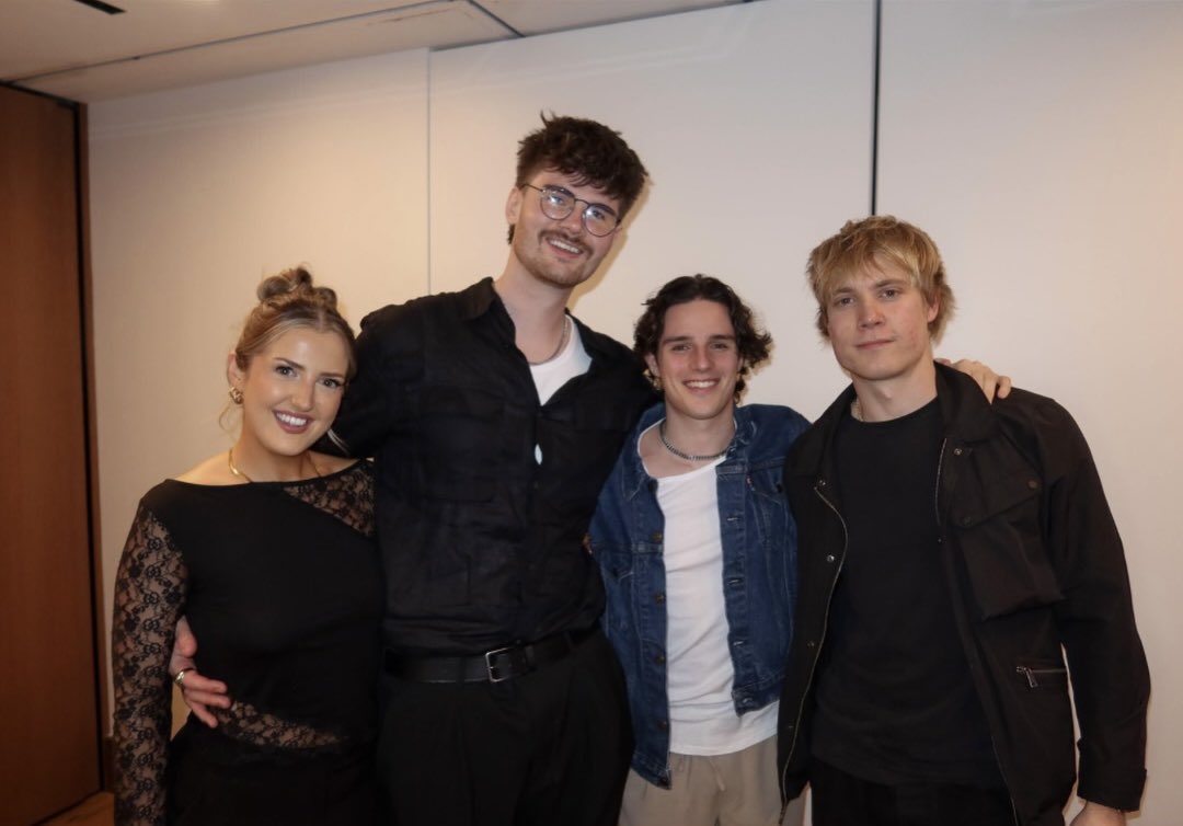 thinkinbj's tweet image. ที่เห็นน้องทอมกับน้องแฮร์รี่อยู่ด้วยกันล่าสุด เพราะน้องแฮร์รี่ไปดูภาพยนตร์สั้นที่น้องทอมเล่น มันจะน่ารักกันเกินไปแล้ว 😭💗 

#jacegan #tomtaylor #harrycollett