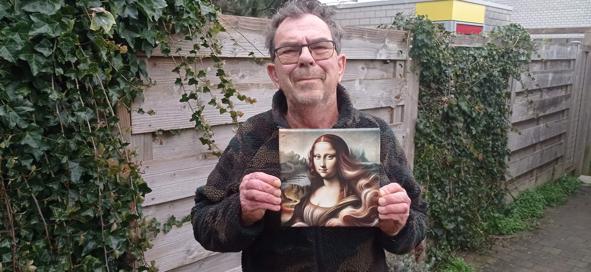 Wie een flyer van de <a href="/PartijTeylingen/">PartijvoorTeylingen</a> zichtbaar aan het raam hangt, maakt kans op een mooi kunstwerk. Paul uit Voorhout is de eerste winnaar! 

Er is nog 1 prijs beschikbaar. Plak onze flyer op uw raam, maak een foto en tag ons en wellicht wint u een fraai kunstwerk 👍🌳