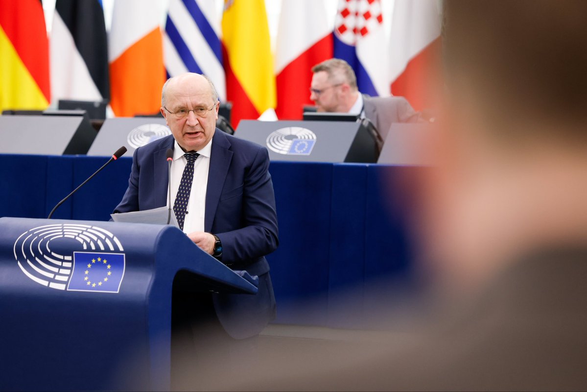 Andrius Kubilius tweet media