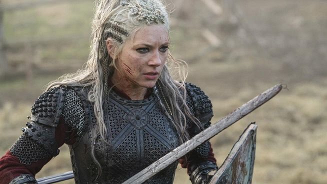 LeteurtroisV's tweet photo. @RealCandaceO Because she recalls Lagertha Viking Warriors queen ? LOL https://t.co/Qr5eqJKmY2