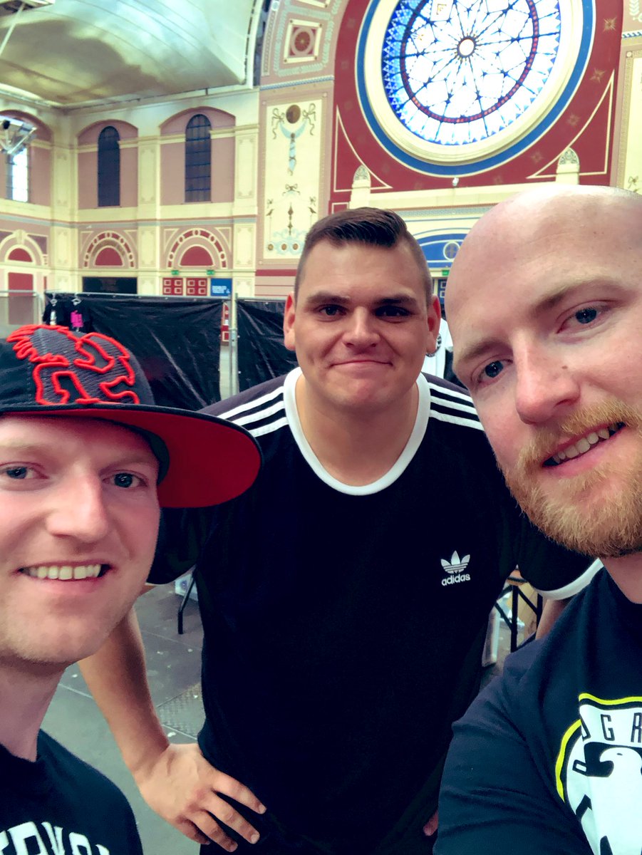 ShoneCold's tweet image. 📸 WrestleMania 3️⃣9️⃣ 📸 

Posting a photo each day with a Wrestler I’ve met from each #WrestleMania on the run up to #WrestleMania42 &amp;amp; trying to avoid duplicates 

This match stole #WrestleMania39 weekend, @Gunther_AUT vs @DMcIntyreWWE vs @WWESheamus for the IC Title 

#Banger