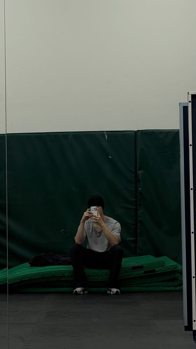 cix.official tweet media