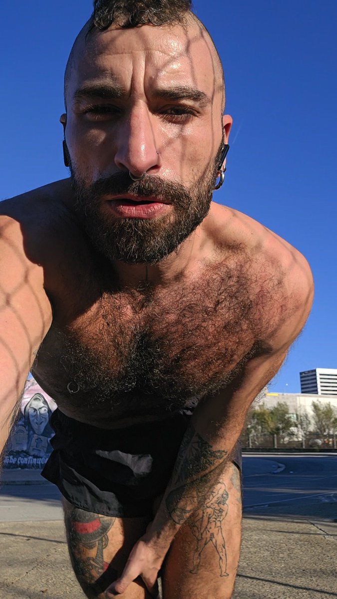 instinbasic tweet media