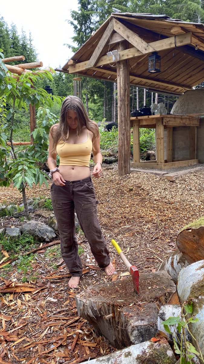 Nicolle Love tweet media